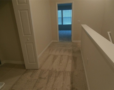 3527 Plainview Drive - Photo Thumbnail 8