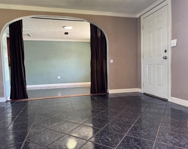 5821 90th Avenue N - Photo Thumbnail 12