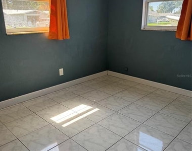 5821 90th Avenue N - Photo Thumbnail 9
