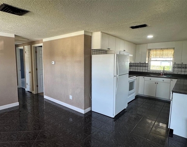 5821 90th Avenue N - Photo Thumbnail 13
