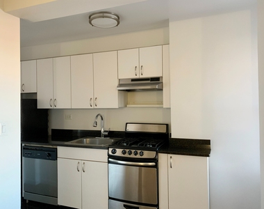 80 Cranberry Street - Photo Thumbnail 5
