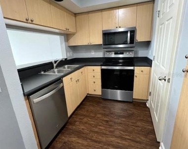 322 E Central Boulevard - Photo Thumbnail 11