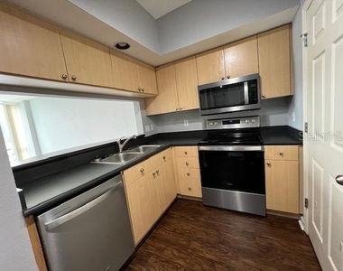 322 E Central Boulevard - Photo Thumbnail 10