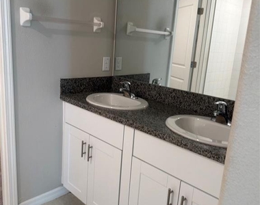 15713 Fort Island Place - Photo Thumbnail 14