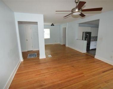 2212 Hoffner Avenue - Photo Thumbnail 7