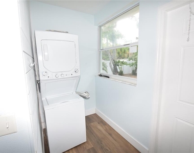 2212 Hoffner Avenue - Photo Thumbnail 19