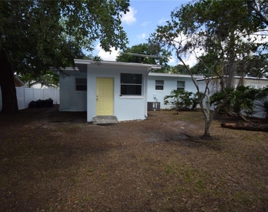 2212 Hoffner Avenue - Photo Thumbnail 3