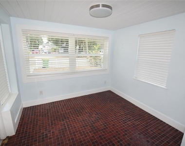 2212 Hoffner Avenue - Photo Thumbnail 5