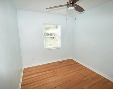 2212 Hoffner Avenue - Photo Thumbnail 25