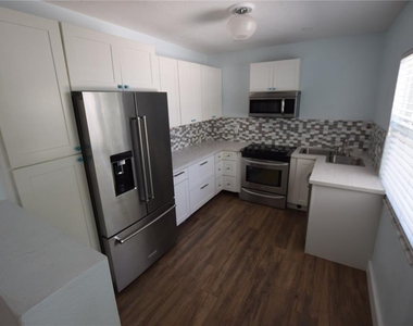 2212 Hoffner Avenue - Photo Thumbnail 11
