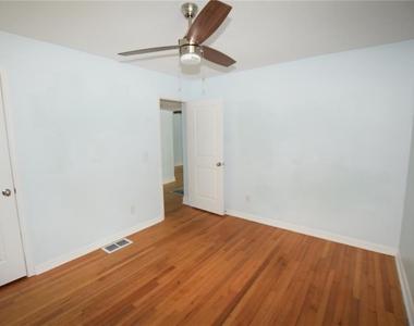 2212 Hoffner Avenue - Photo Thumbnail 28