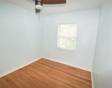 2212 Hoffner Avenue - Photo Thumbnail 23