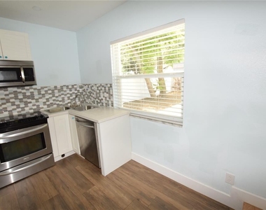 2212 Hoffner Avenue - Photo Thumbnail 13