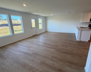 575 Artemis Street - Photo Thumbnail 4