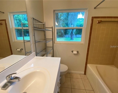 304 Satsuma Drive - Photo Thumbnail 8