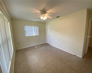 304 Satsuma Drive - Photo Thumbnail 11