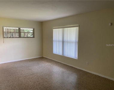 304 Satsuma Drive - Photo Thumbnail 3