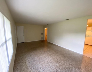 304 Satsuma Drive - Photo Thumbnail 4