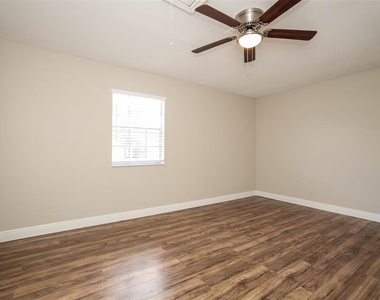 575 Koala Drive - Photo Thumbnail 10