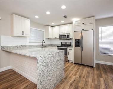 575 Koala Drive - Photo Thumbnail 3