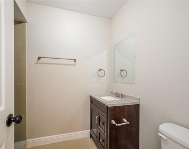 575 Koala Drive - Photo Thumbnail 7