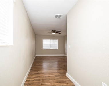 575 Koala Drive - Photo Thumbnail 5