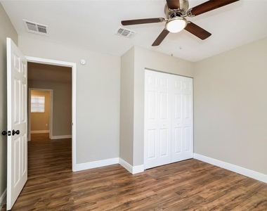 575 Koala Drive - Photo Thumbnail 9