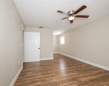 575 Koala Drive - Photo Thumbnail 6
