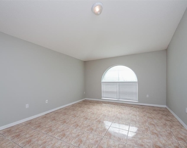 609 Rosaro Court - Photo Thumbnail 7