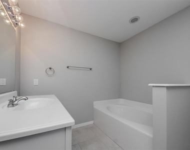 609 Rosaro Court - Photo Thumbnail 10