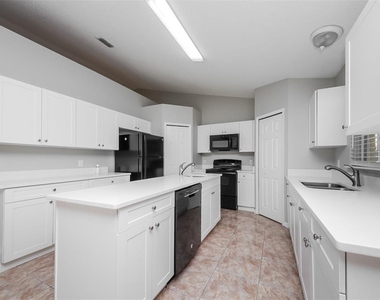 609 Rosaro Court - Photo Thumbnail 4