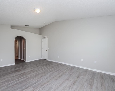 609 Rosaro Court - Photo Thumbnail 9