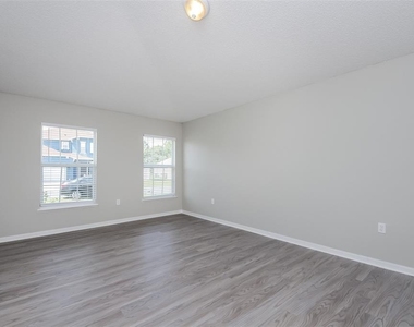 609 Rosaro Court - Photo Thumbnail 8