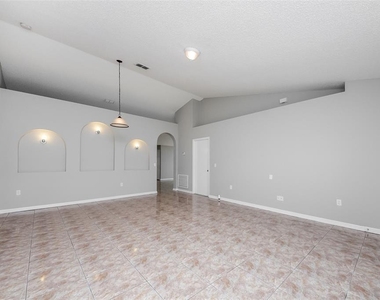 609 Rosaro Court - Photo Thumbnail 2