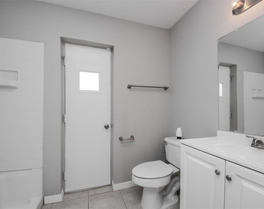 609 Rosaro Court - Photo Thumbnail 13