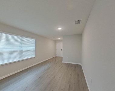 8710 Sw 44th Court - Photo Thumbnail 4