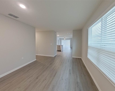 8710 Sw 44th Court - Photo Thumbnail 3