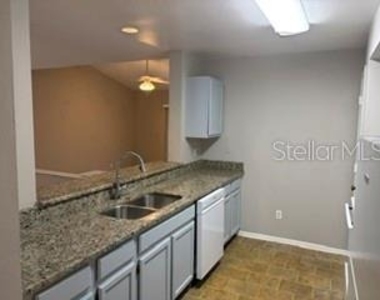474 S Pin Oak Place - Photo Thumbnail 4