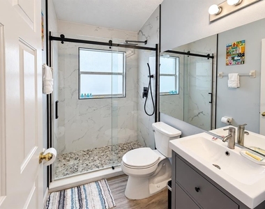 604 Eagle Pointe S - Photo Thumbnail 14