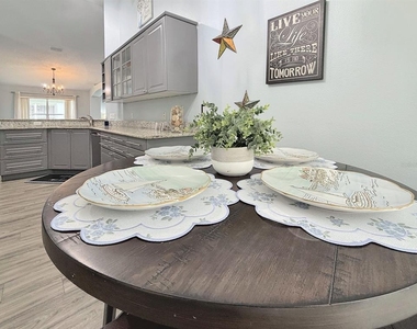 604 Eagle Pointe S - Photo Thumbnail 4