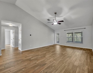 524 Hearthglen Boulevard - Photo Thumbnail 10