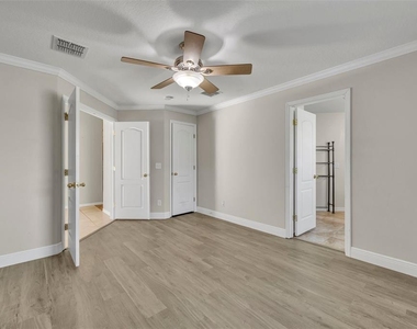 524 Hearthglen Boulevard - Photo Thumbnail 14