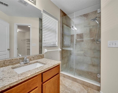 524 Hearthglen Boulevard - Photo Thumbnail 13