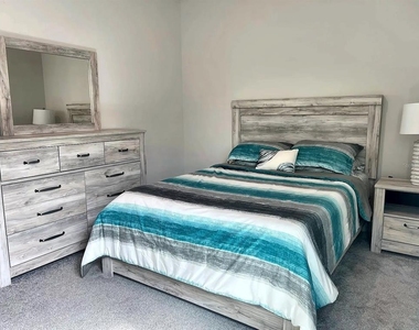 417 Belmond Drive - Photo Thumbnail 17