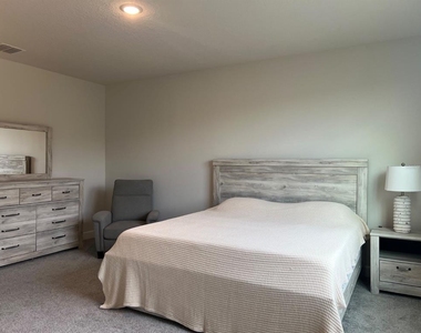 417 Belmond Drive - Photo Thumbnail 5