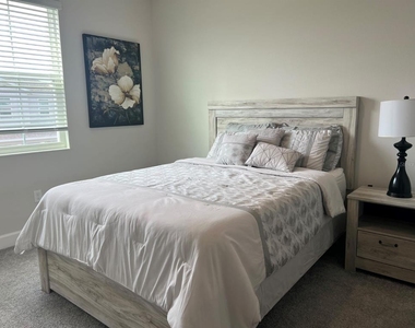 417 Belmond Drive - Photo Thumbnail 8