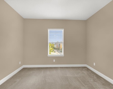 13779 Sachs Avenue - Photo Thumbnail 15