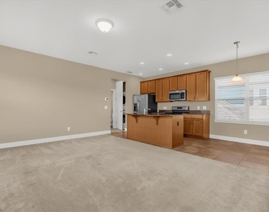 13779 Sachs Avenue - Photo Thumbnail 2