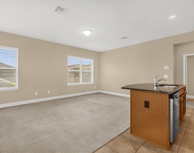 13779 Sachs Avenue - Photo Thumbnail 8