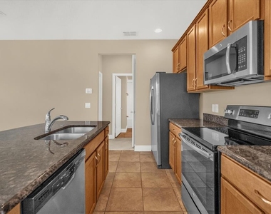13779 Sachs Avenue - Photo Thumbnail 6